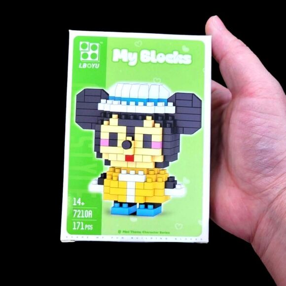 Brand New Disney Mickey Mouse Bricks Lego Figure - Picture 1 of 5